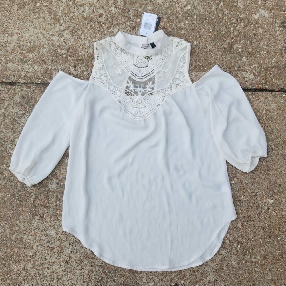 Women’s HeartSoul Cream Lace Cold Shoulder Top